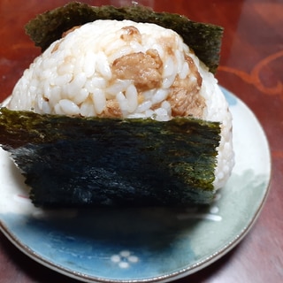 子供が喜びそうな☆照り焼きミートボールのおにぎり♪